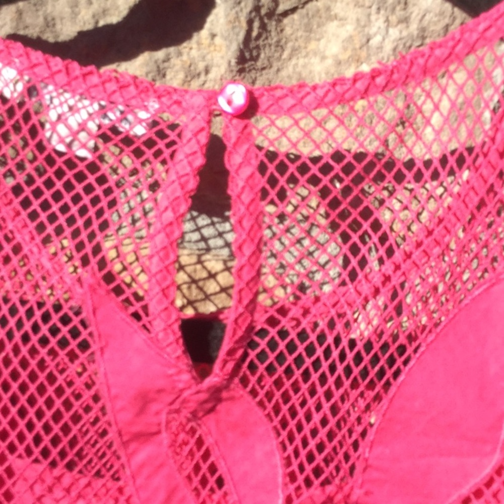 Chico’s netted hot pink top vacay spa pool beach travel farmer’s market brunch - Picture 7 of 7